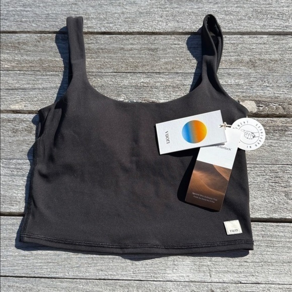 Vuori Black Tank Top Cropped Sport Tank